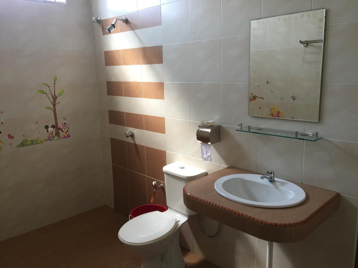 Big Garden Homestay Pantai Remis Buitenkant foto